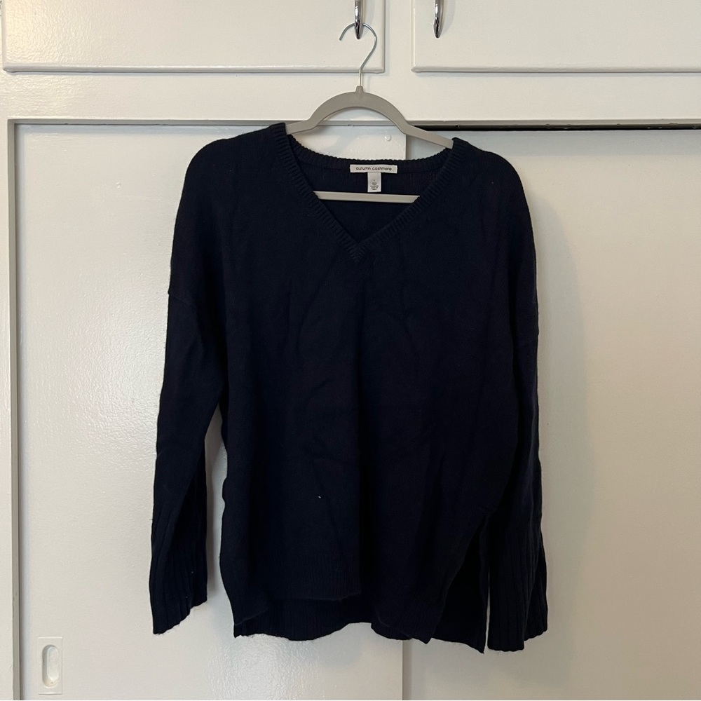 Navy Blue 100% Cashmere V-Neck Sweater